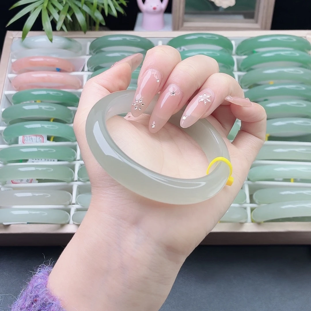 石英质玉未镶嵌手镯