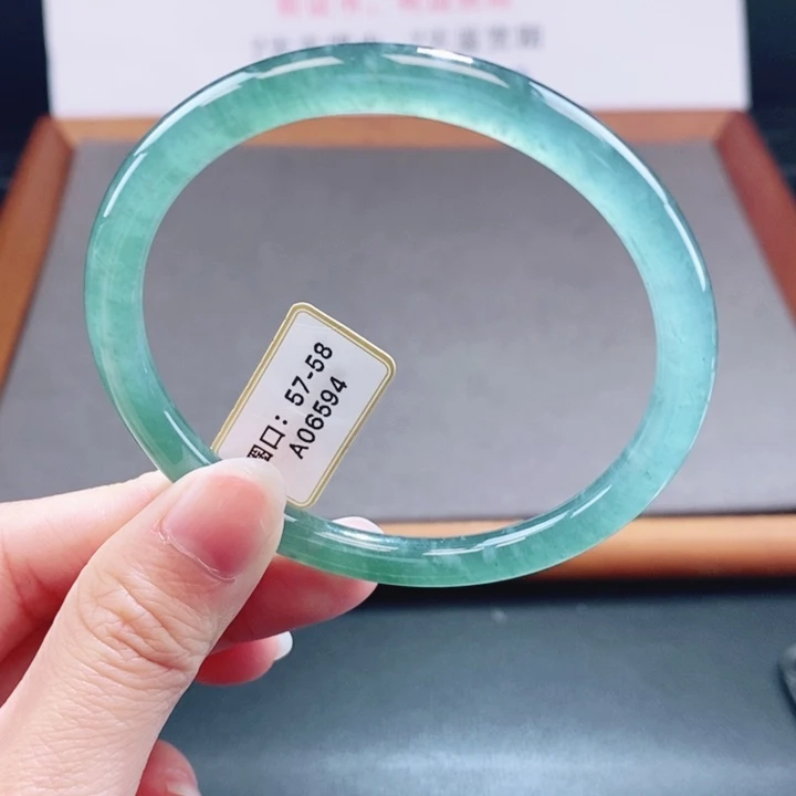 翡翠未镶嵌手镯翡翠手镯29