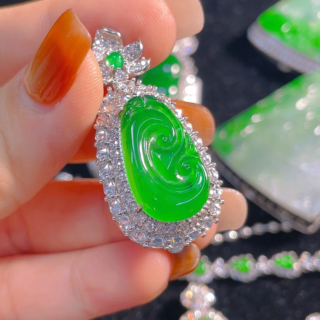 翡翠未镶嵌颈饰翡翠