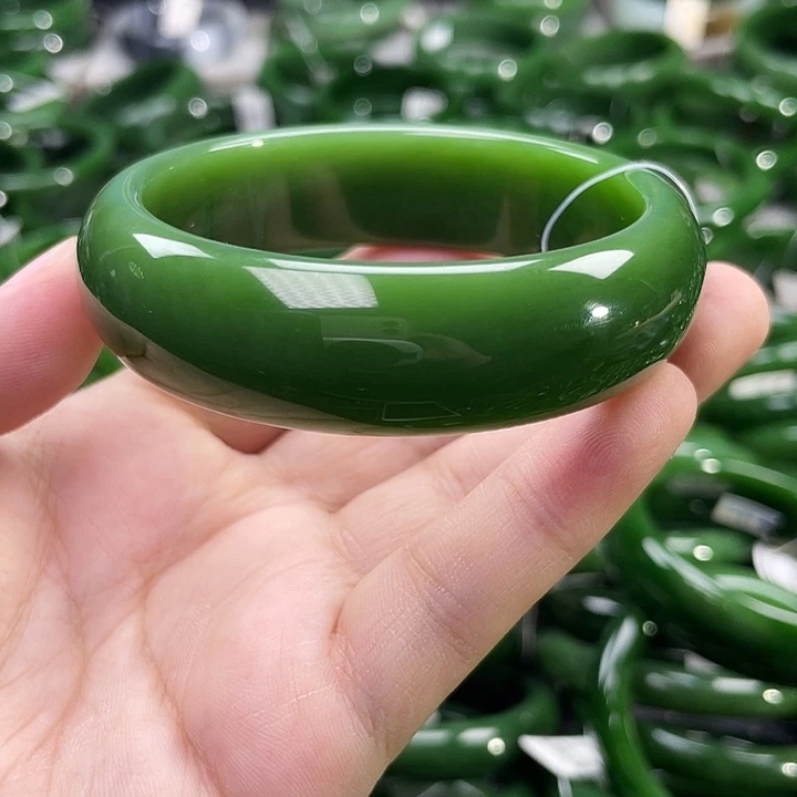 未镶嵌手镯和田玉（碧玉）