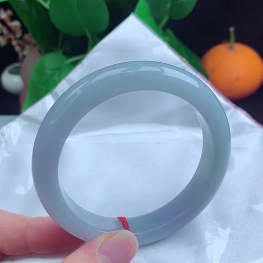 翡翠手镯未镶嵌   正圈57+ 天空蓝