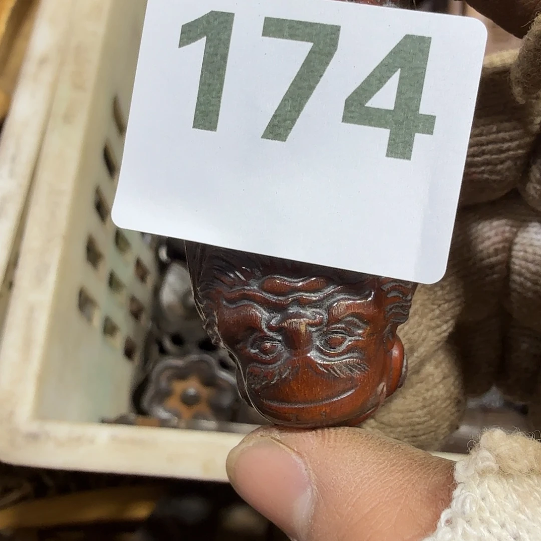 下***見一物一图，工艺品。