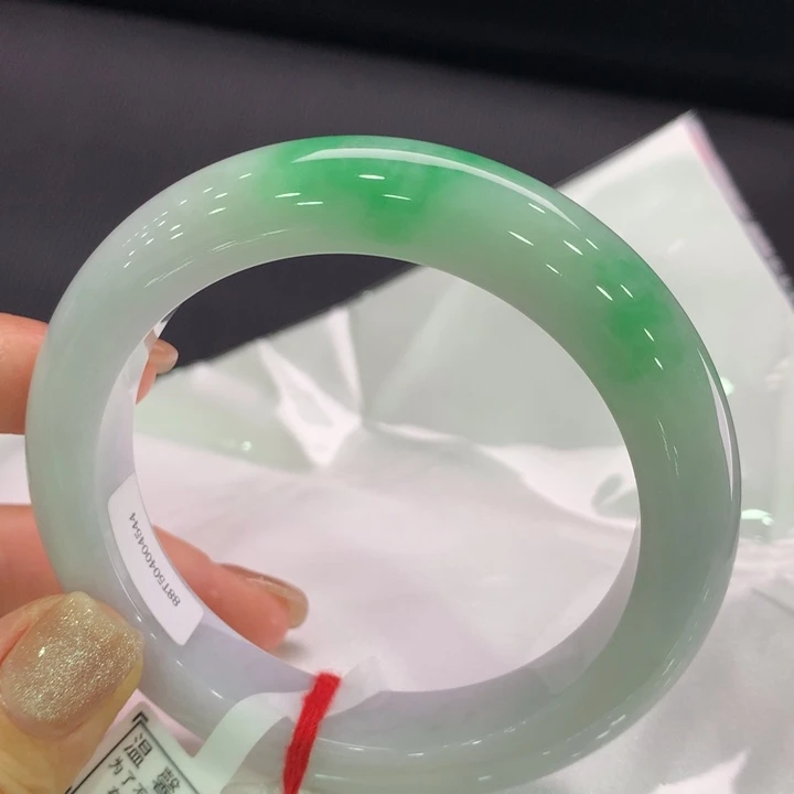 翡翠手镯未镶嵌正圈58