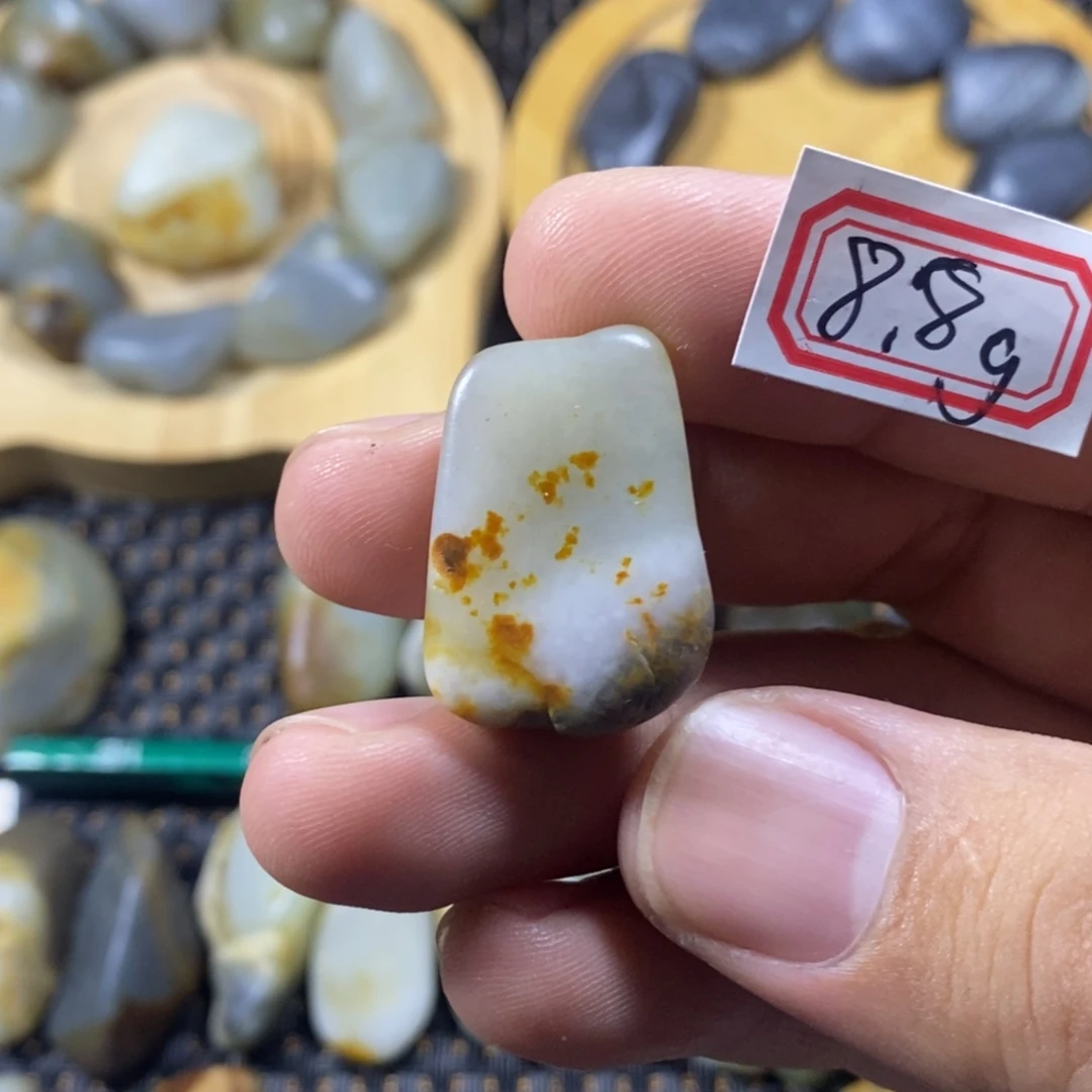 和田玉（糖玉）未镶嵌挂件