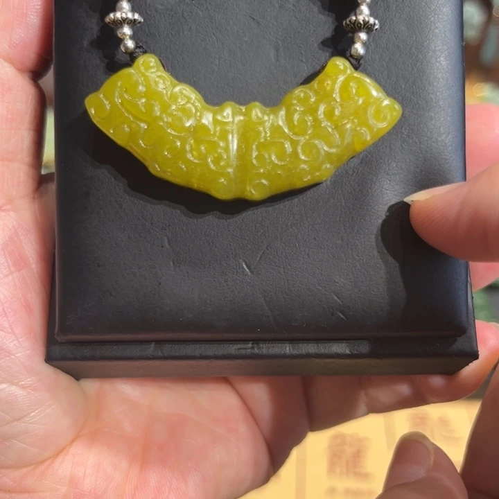 岫玉未镶嵌毛衣链