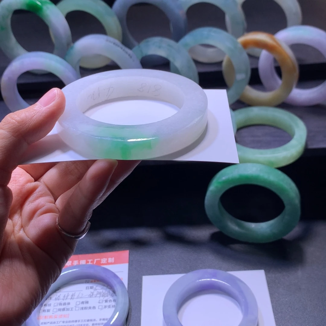 未镶嵌翡翠手镯定制翡翠