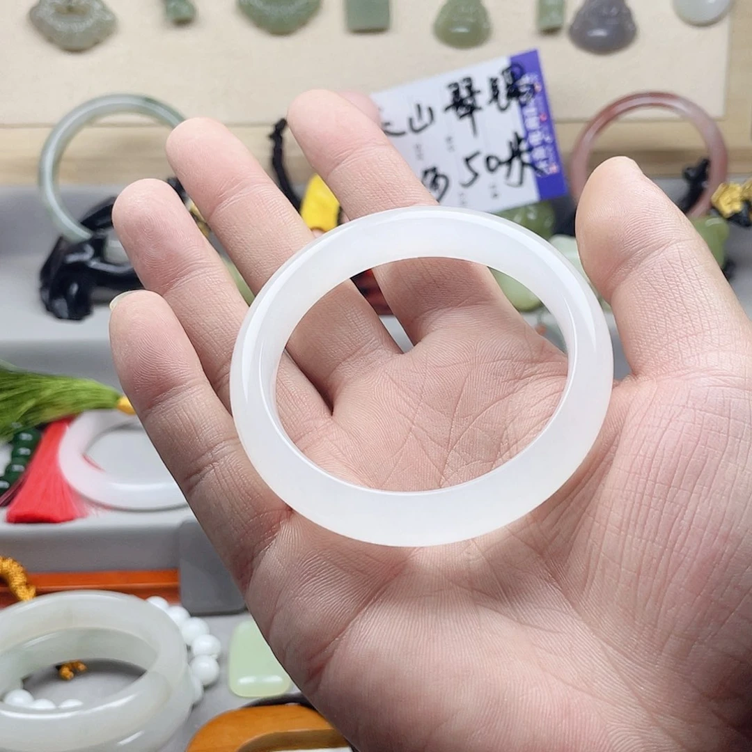 石英质玉手镯未镶嵌k**s