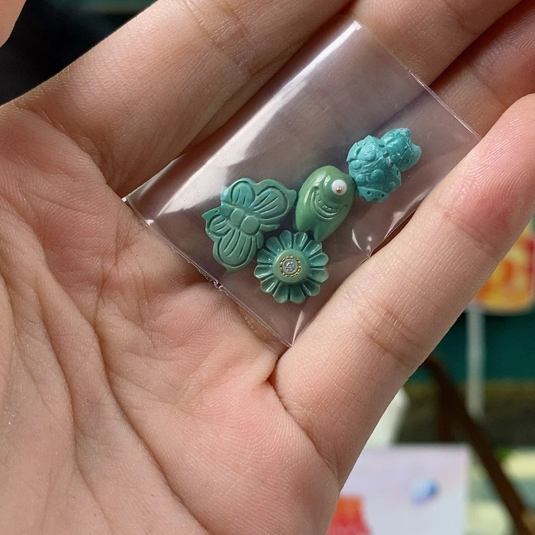 绿松石未镶嵌珠宝奇石