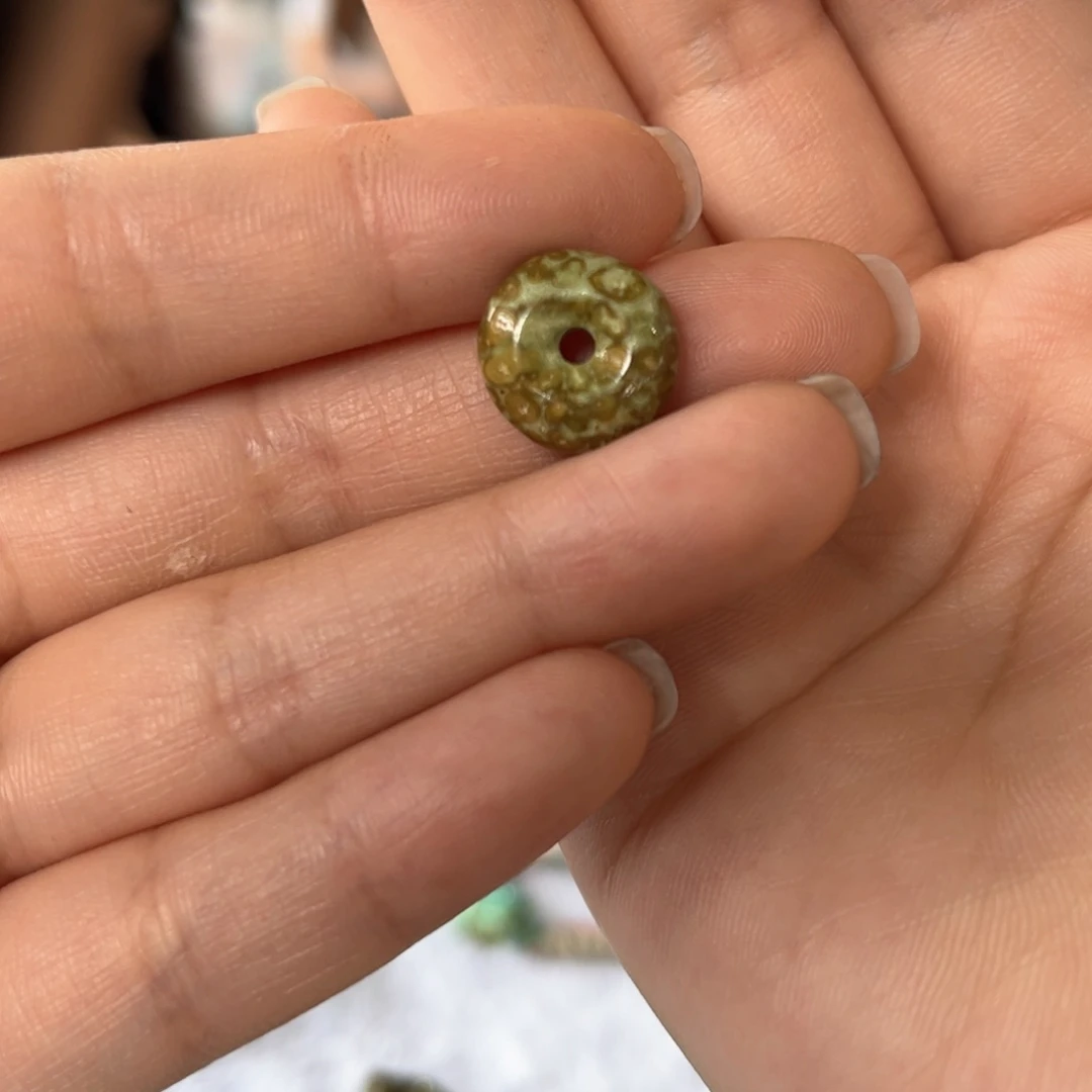 南红玛瑙配饰未镶嵌