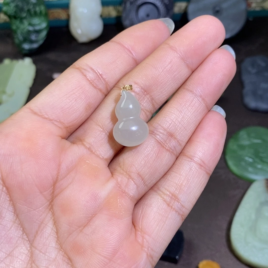 和田玉18K金镶嵌颈饰