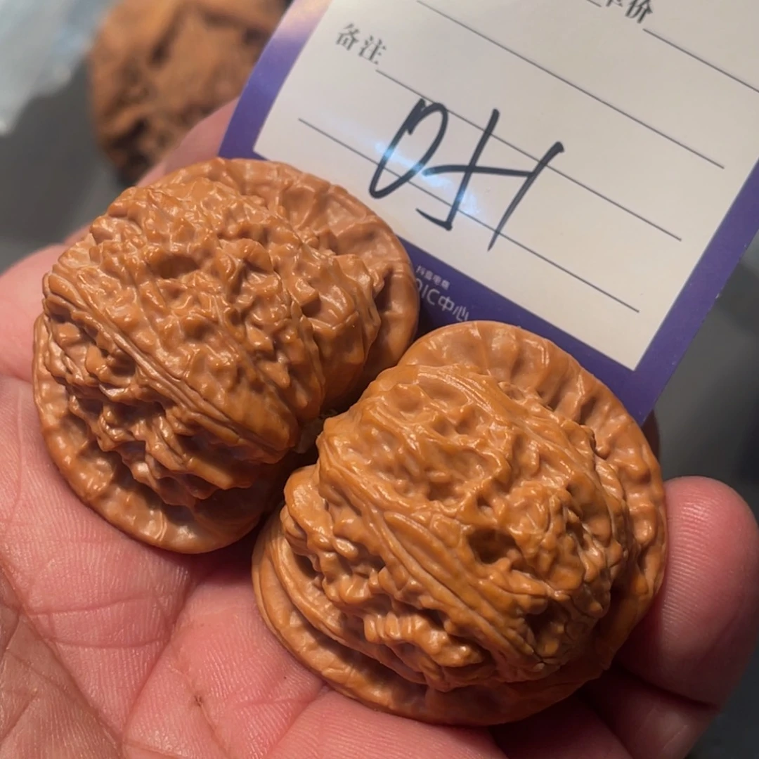 文玩核桃吊坠我哦莫问我哦我