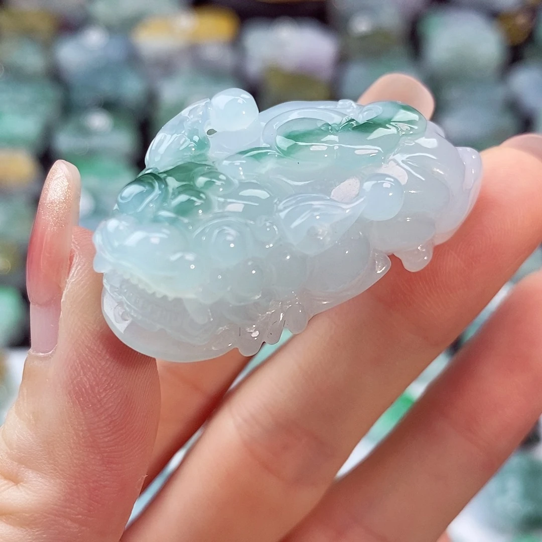 颈饰未镶嵌翡翠天然