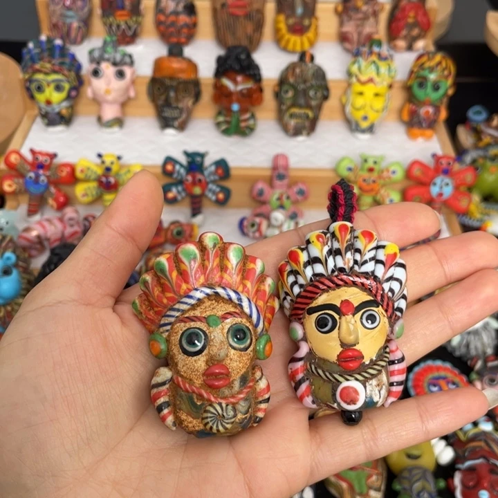 琉璃饰品酋长娃1只