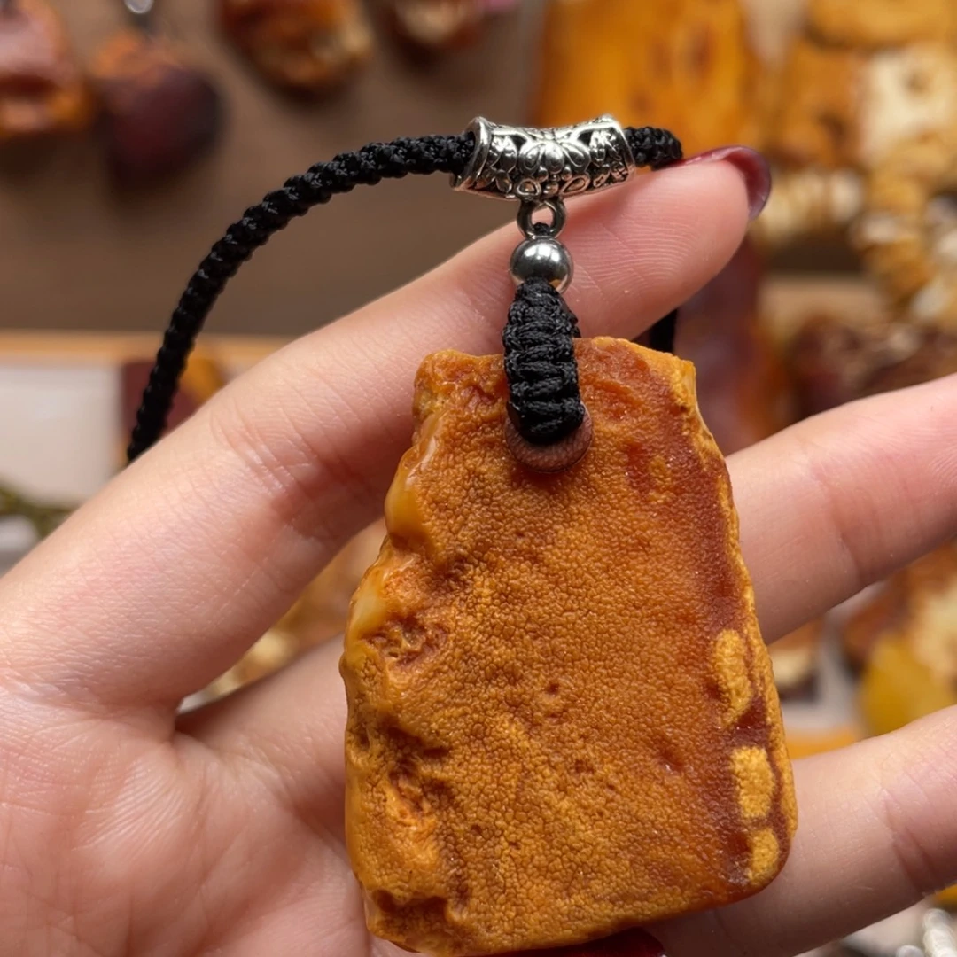 琥珀未镶嵌珠宝奇石