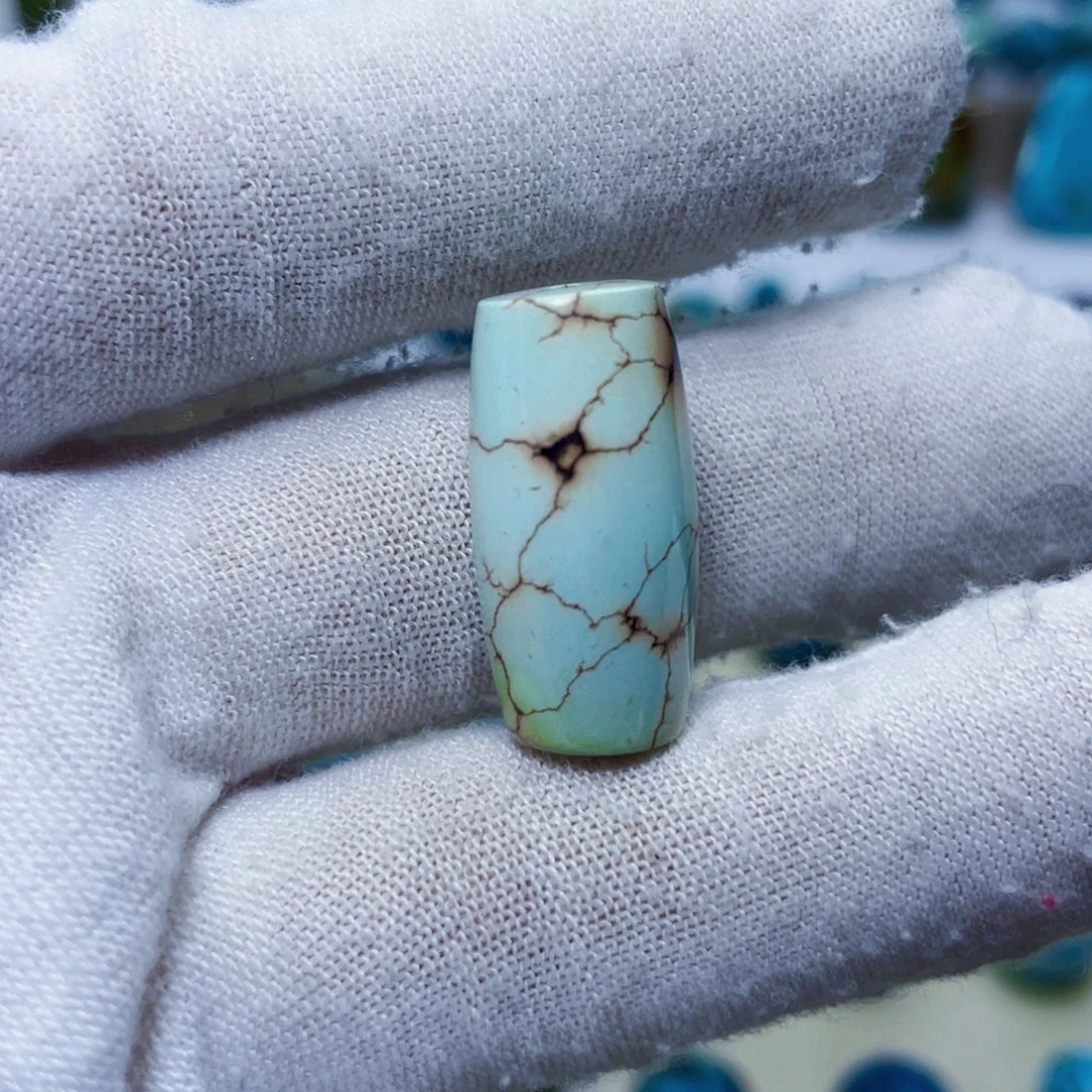 绿松石未镶嵌饰品