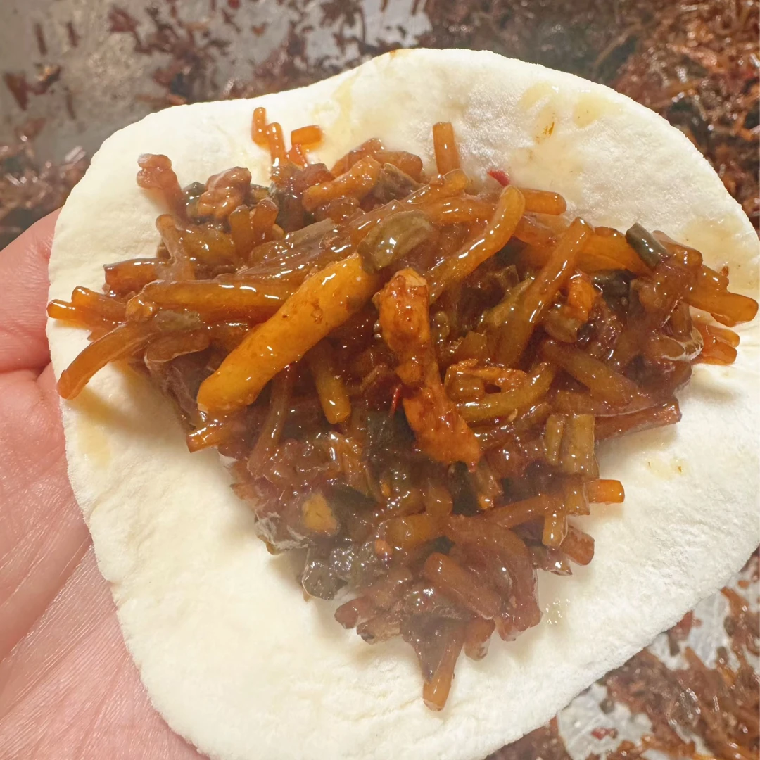 【江苏特产】干豆角粉丝包子辣和不辣二种口味早餐速食10个装 900克