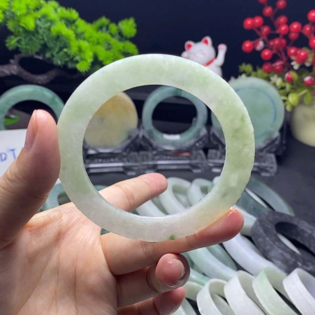 未镶嵌手镯定制翡翠