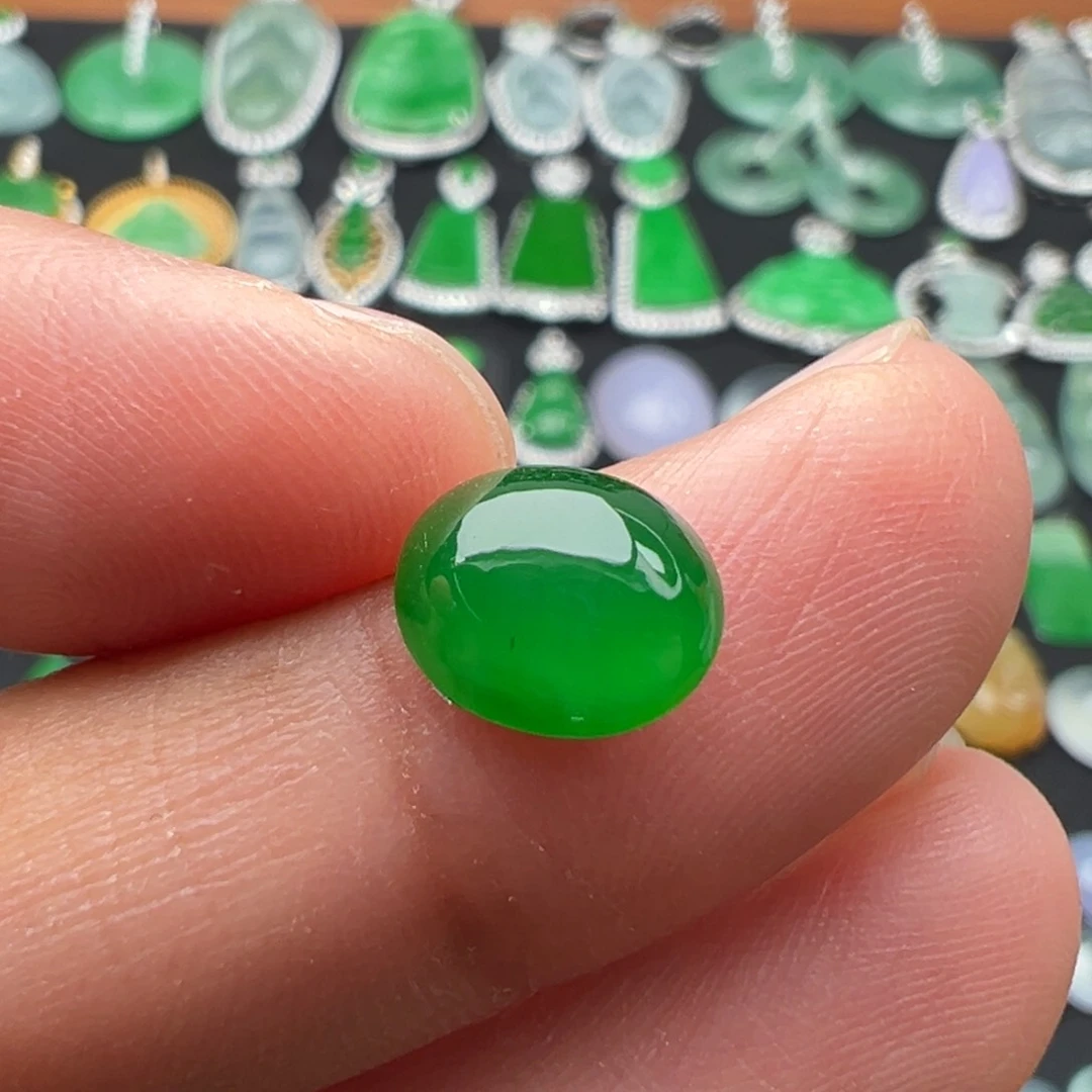 翡翠未镶嵌颈饰心*蛋