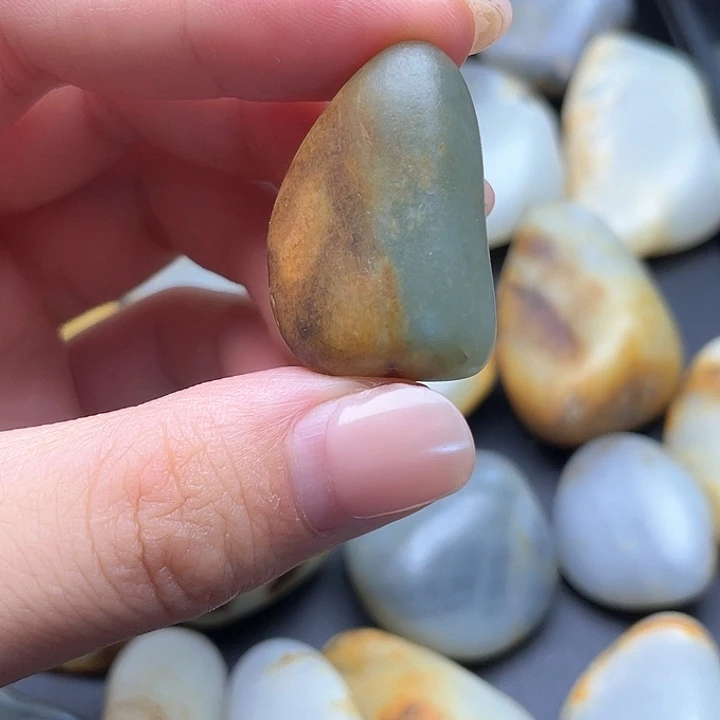 颈饰未镶嵌和田玉18