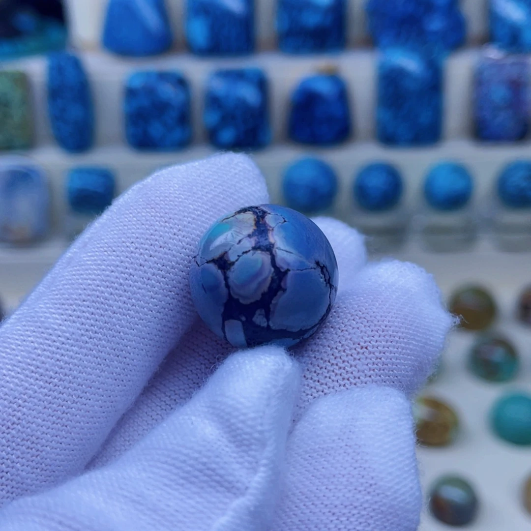 绿松石未镶嵌颈饰