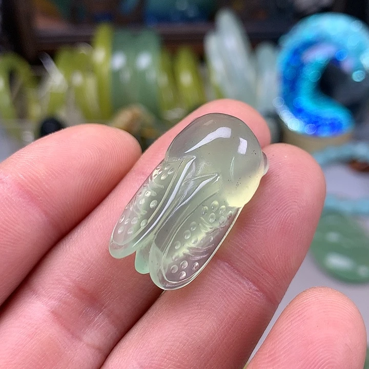 蛇纹石玉挂坠未镶嵌