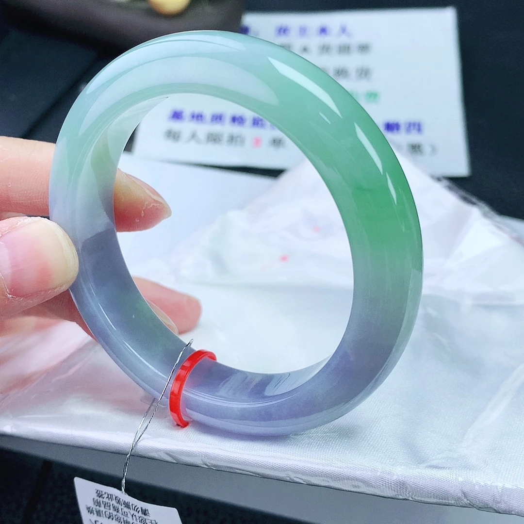 翡翠手镯未镶嵌54贵