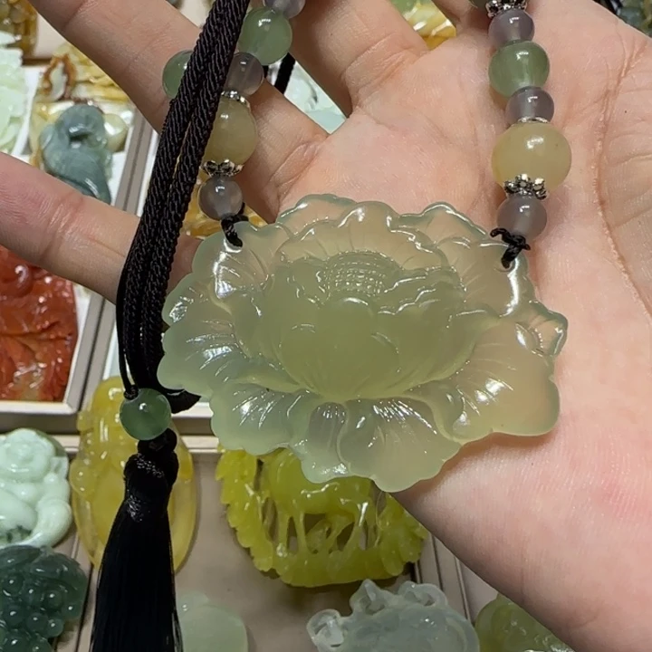 蛇纹石玉吊坠未镶嵌