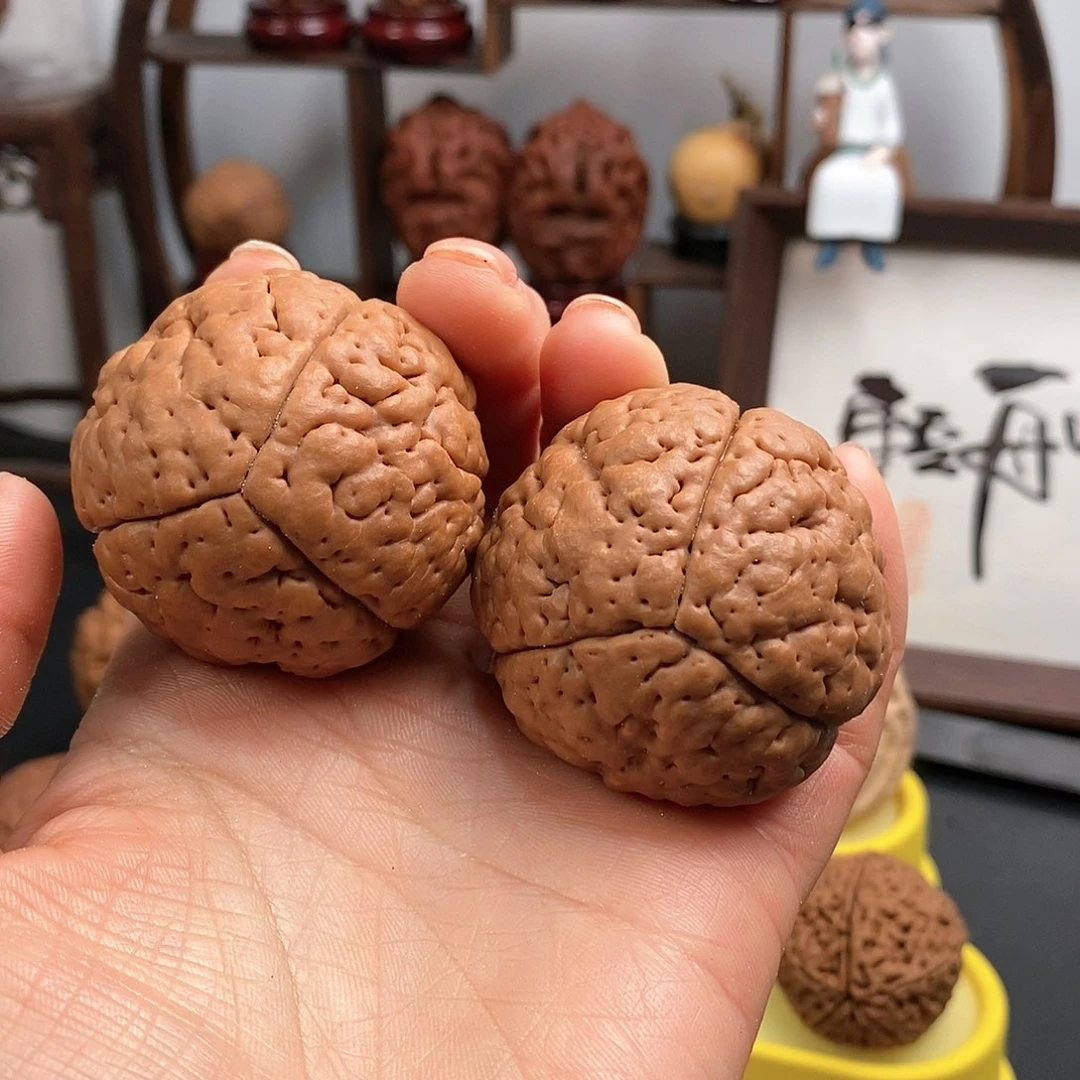 桃核把件三瓣脑金刚