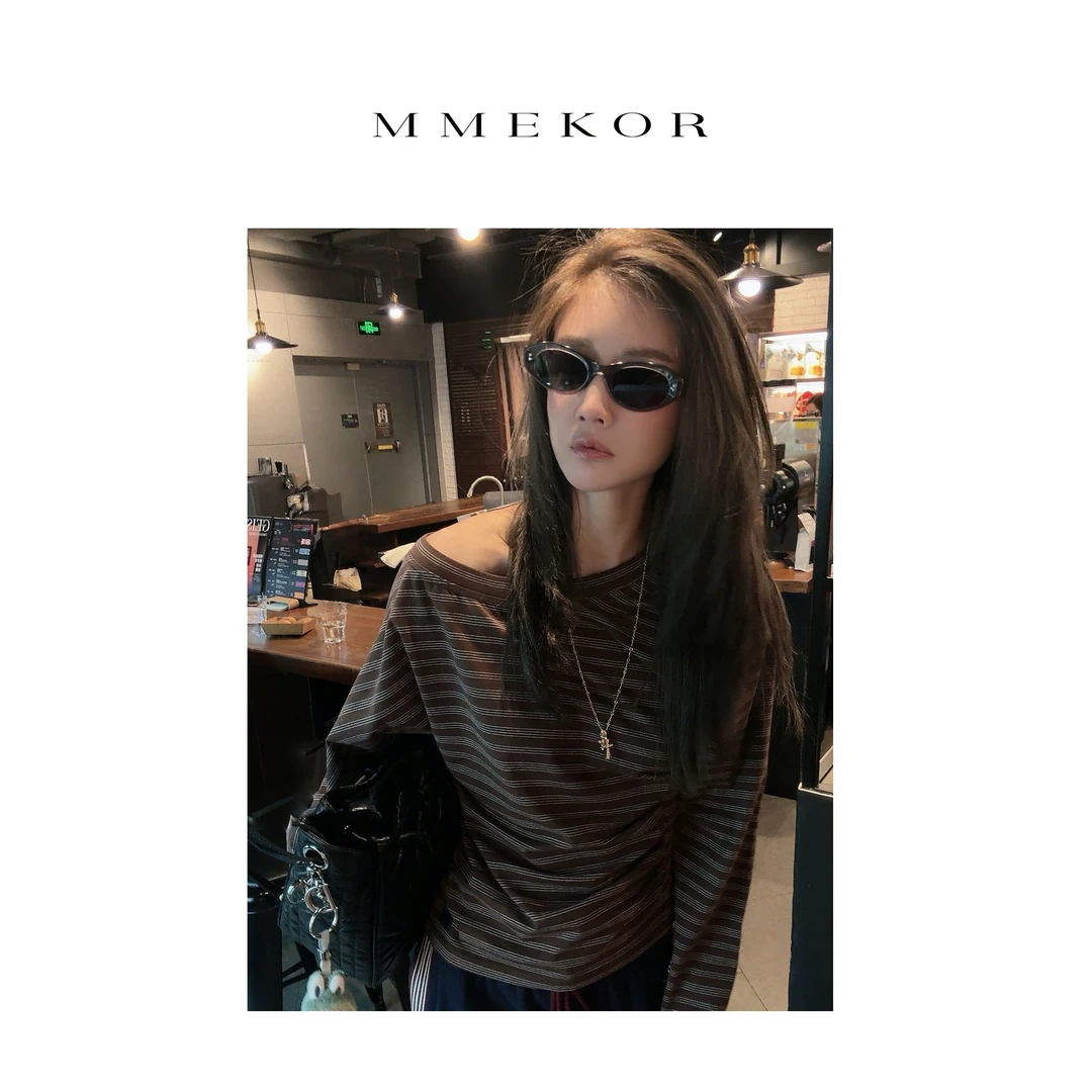 MMEKOR“斜肩条纹”T恤 2025新款秋款高智淡人风百搭上衣 30382