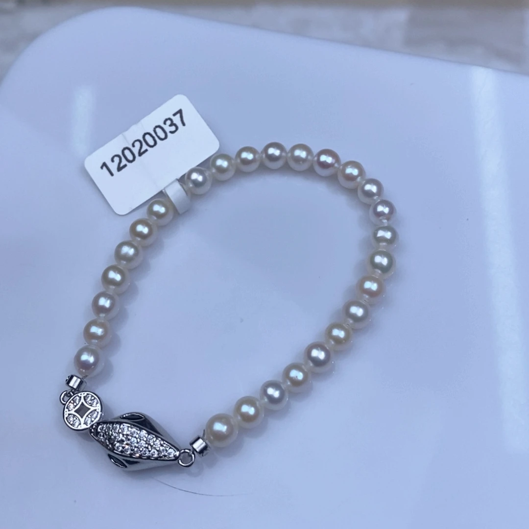 未镶嵌颈饰淡水珍珠