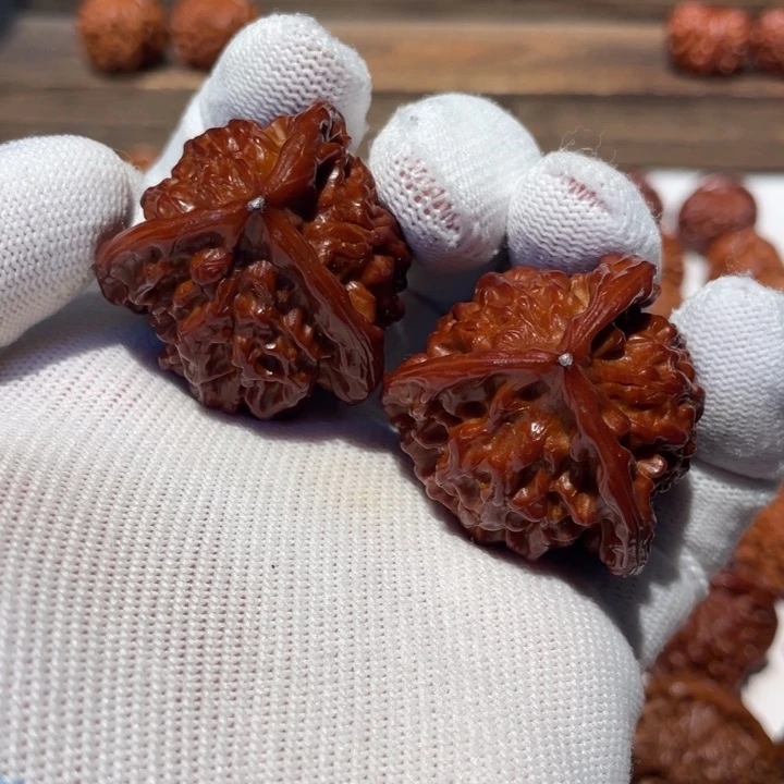 文玩核桃吊坠人****_三棱38.16.750