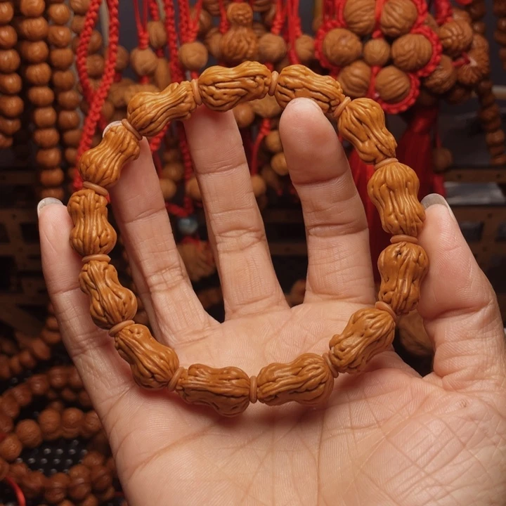 木质类龙纹桃枭挂件