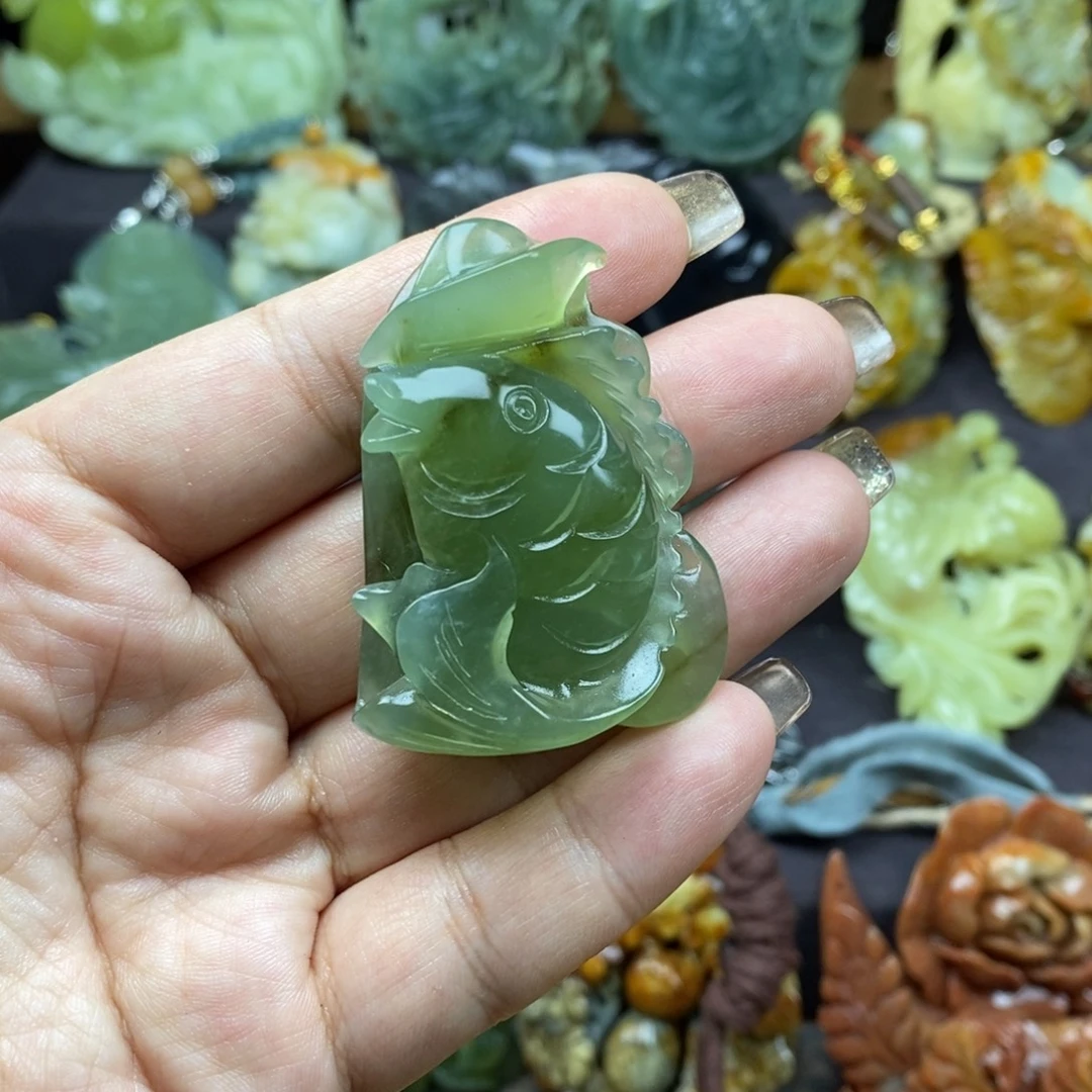 蛇纹石玉未镶嵌颈饰