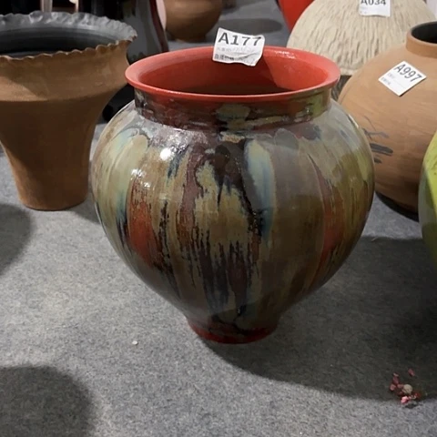 陶瓷寒*至哇塞小珑福利花瓶A177