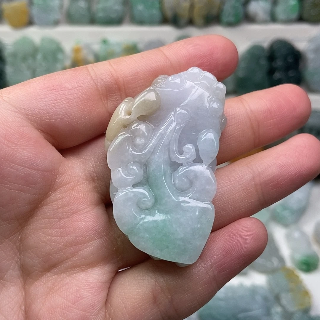 翡翠未镶嵌吊坠(赠链)口含珠