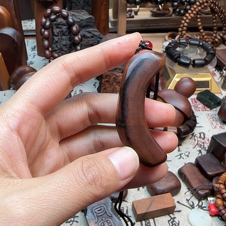 为***下枣木雷击枣木一条