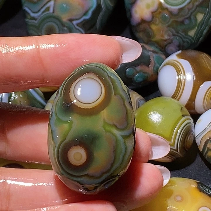 玛瑙/玉髓未镶嵌珠宝奇石87