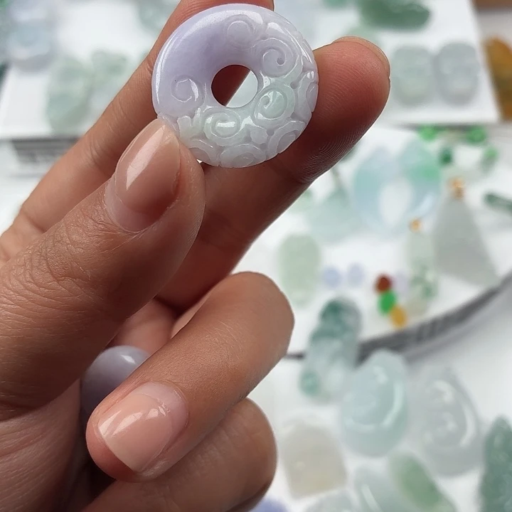 翡翠未镶嵌颈饰纯A