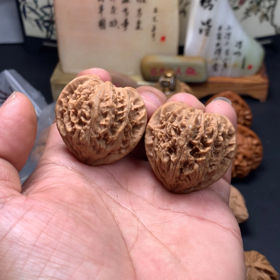 文玩核桃把件宫灯
