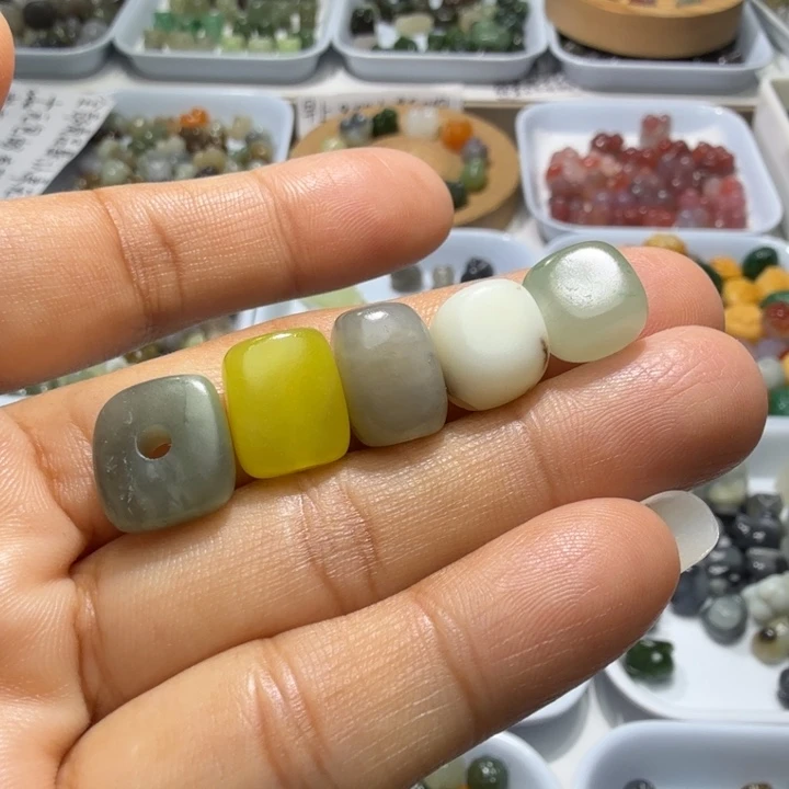 和田玉未镶嵌珠宝奇石