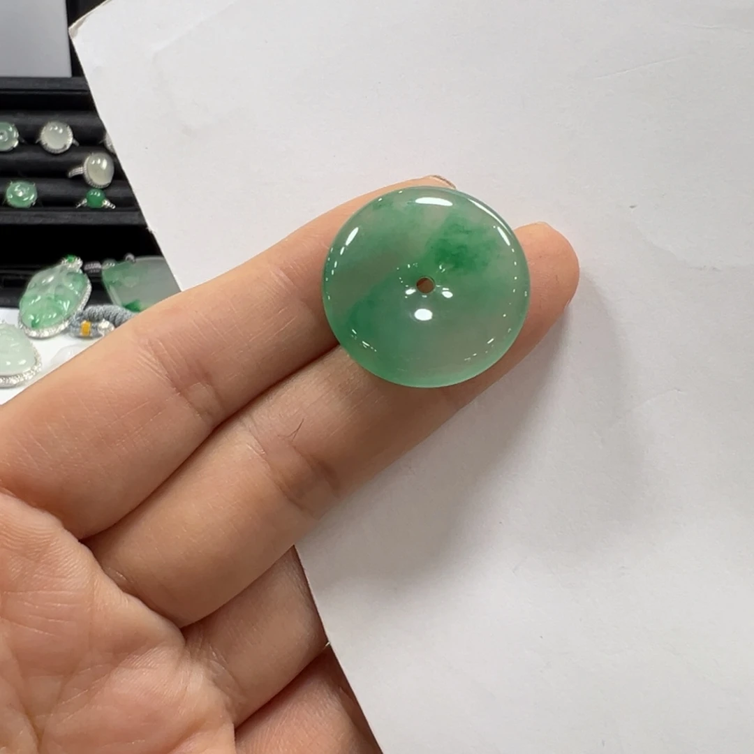 石英质玉未镶嵌颈饰