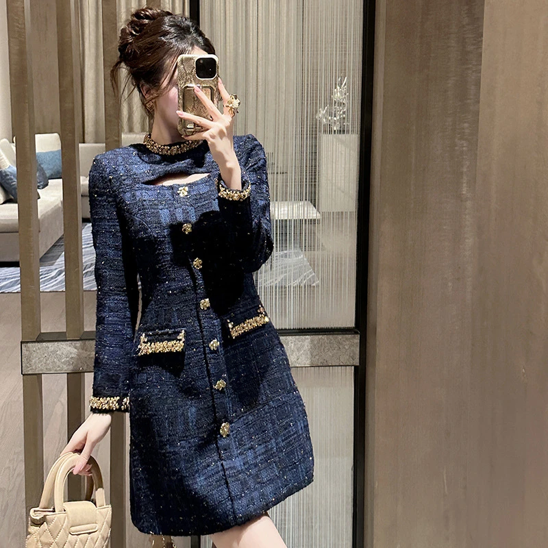 新款女装小香风气质镂空单排扣钉珠收腰a字连衣裙15337