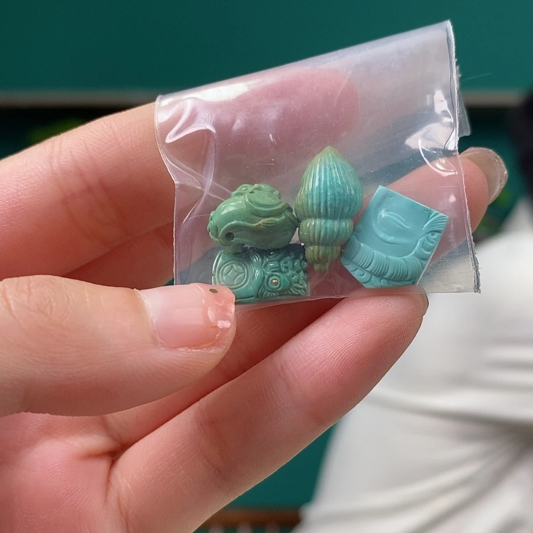 绿松石未镶嵌珠宝奇石