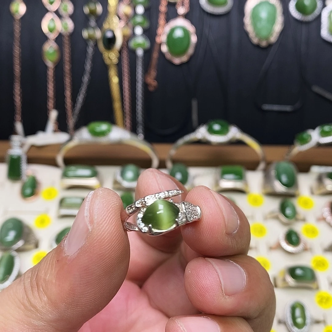 银S925镶嵌戒指和田玉（碧玉）