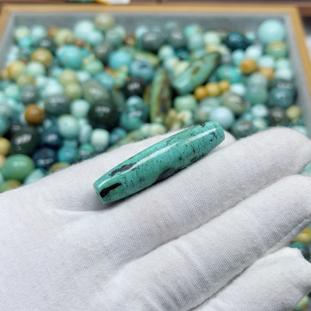 绿松石未镶嵌挂件