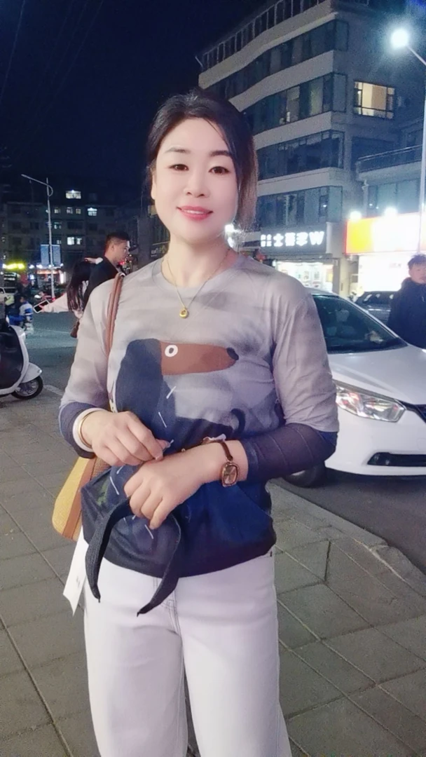 《彦丽家》简单休闲舒适防晒衣