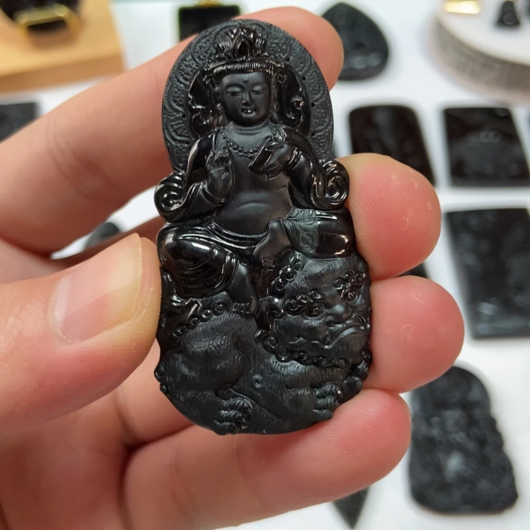 翡翠未镶嵌颈饰文殊菩萨