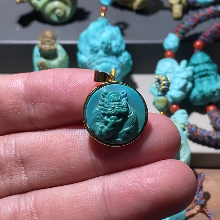 绿松石合金颈饰绿松石