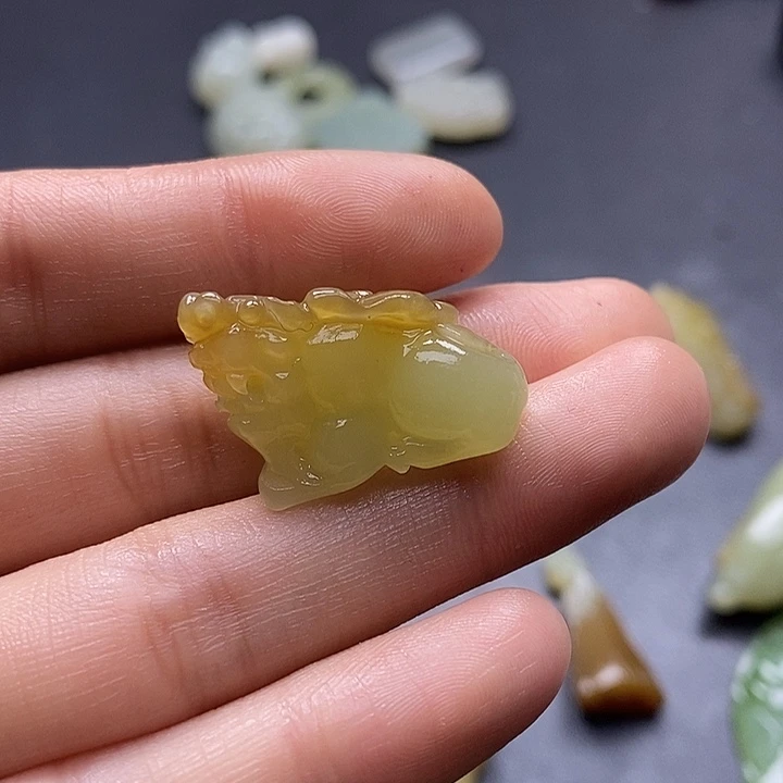 颈饰未镶嵌和田玉就***儿