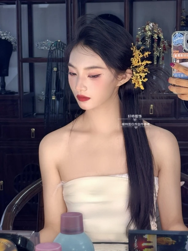 好柿｜404新娘新中式黄金满堂晨袍礼服搭配饰品